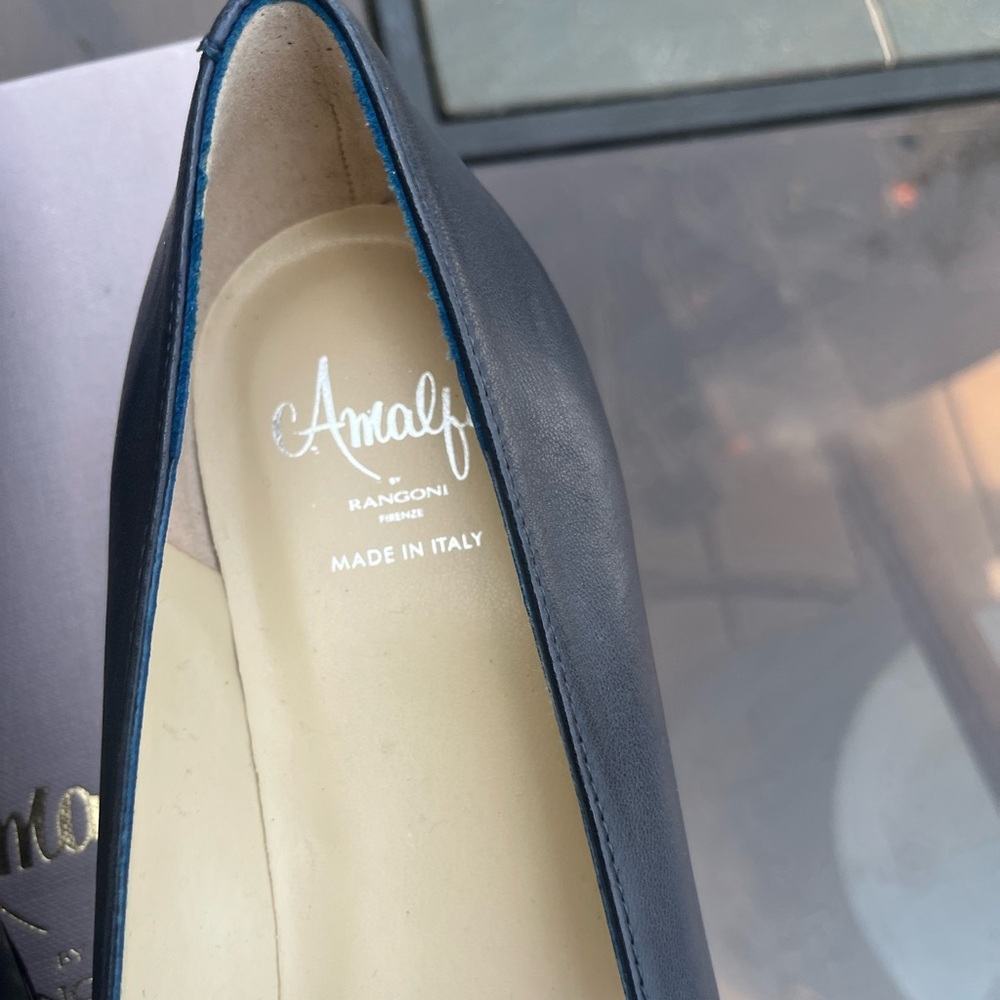 AMALFI by Rangoni Firenze Leather loafer style shoe. Italy. 9.5M. Deep Blue - Picture 3 of 10